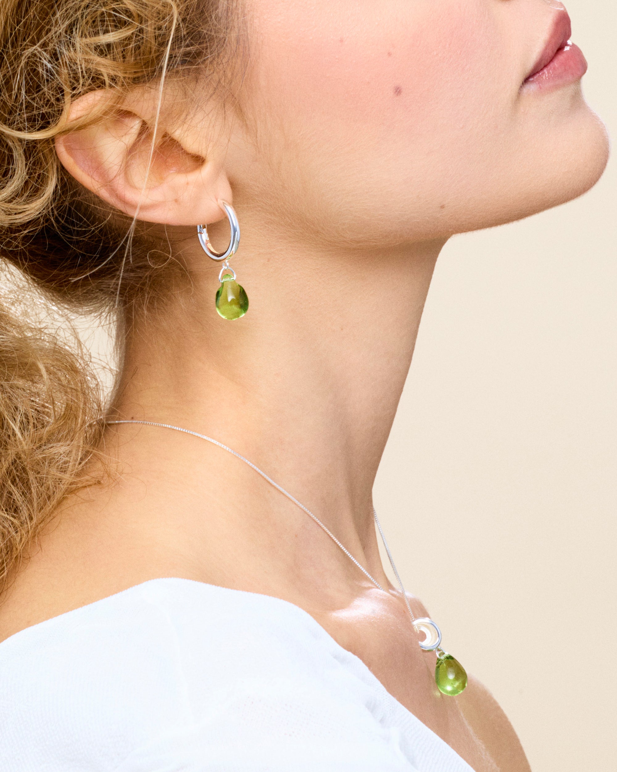 Sugar Drop Green Necklace in Silver