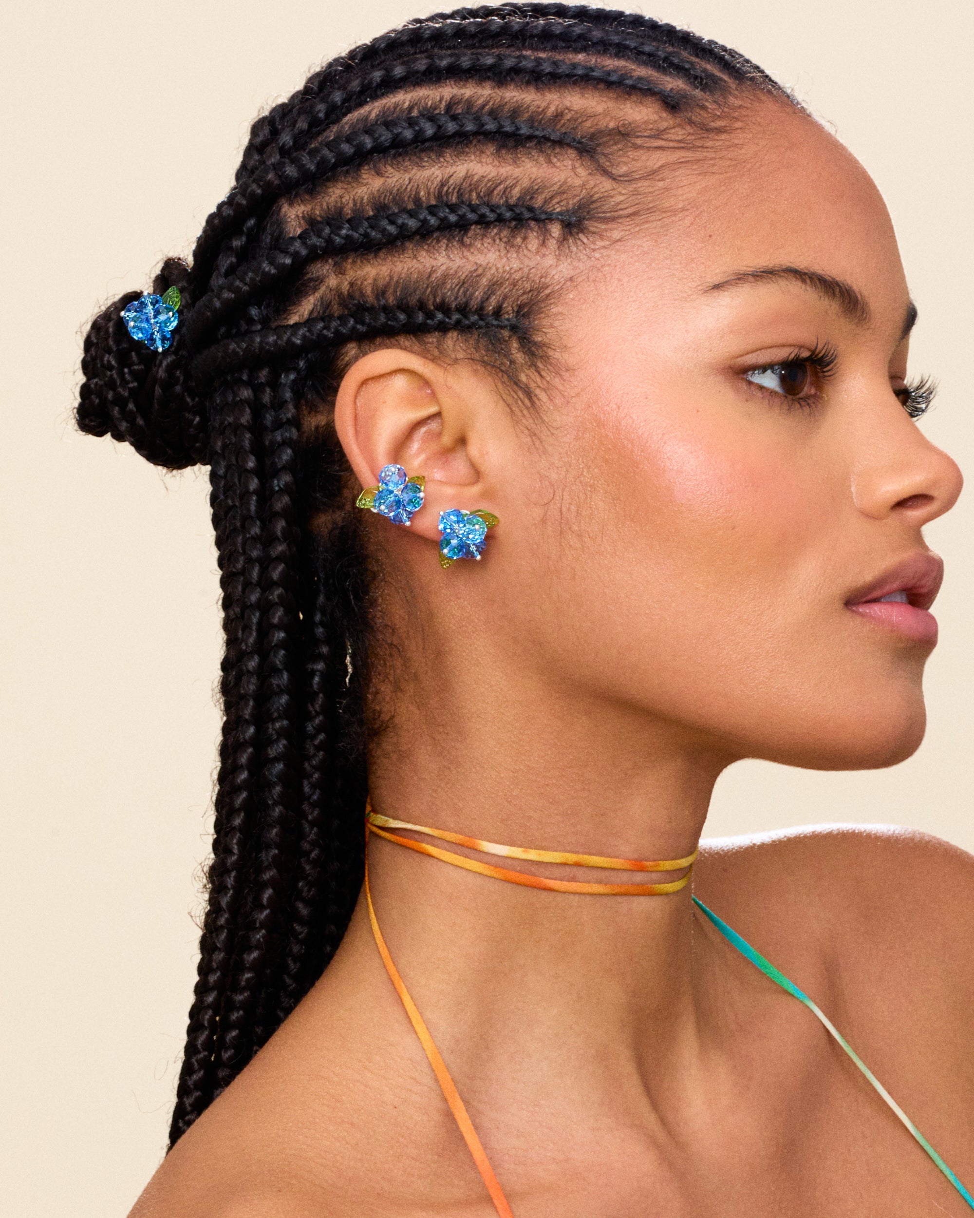 Blueberry Romance Earcuff in Silver